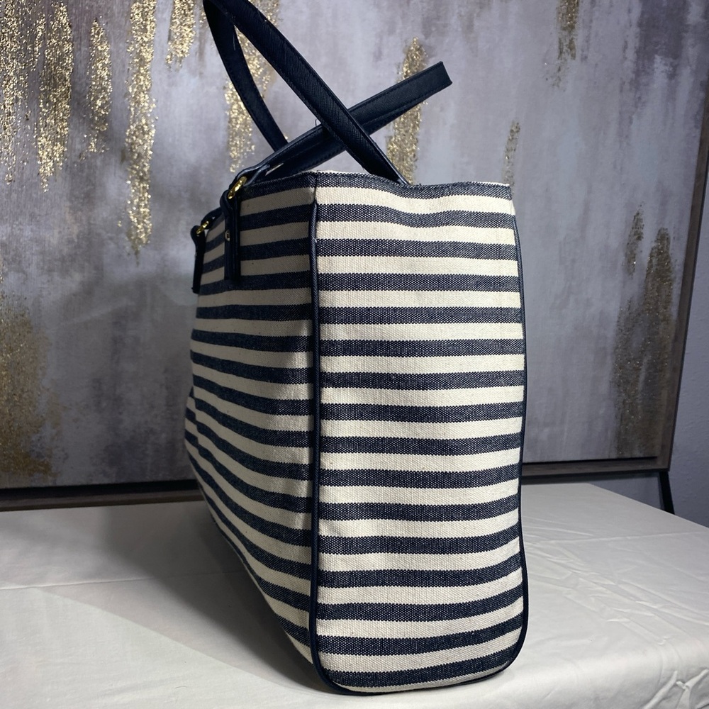 Tommy Hilfiger Black and White Striped Tote ⭐️ - Picture 4 of 7